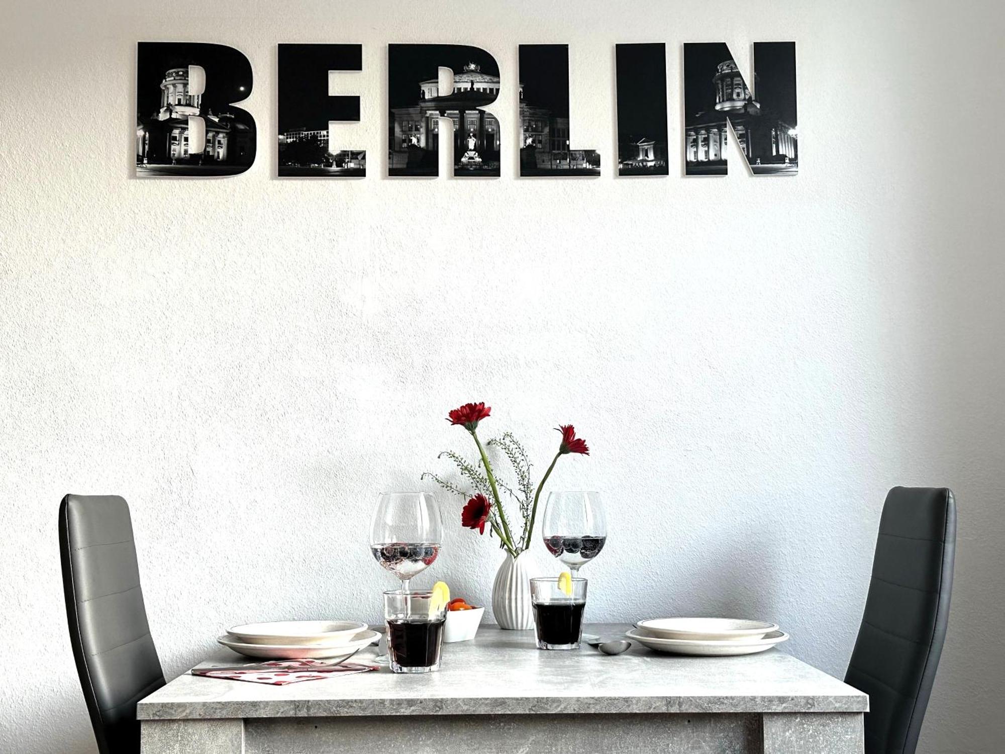 "Ideal" - Berlin Zu Zweit - Citynah, Verkehrsguenstig, Wlan, Supermarkt, Flexibler Check-In Bagian luar foto