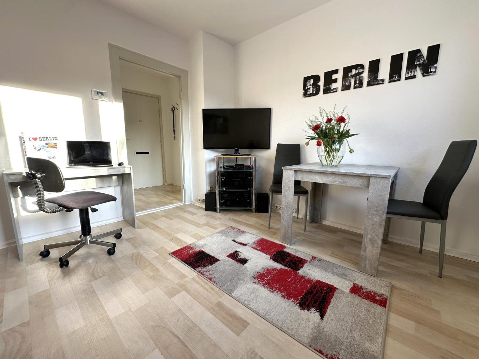 "Ideal" - Berlin Zu Zweit - Citynah, Verkehrsguenstig, Wlan, Supermarkt, Flexibler Check-In Bagian luar foto