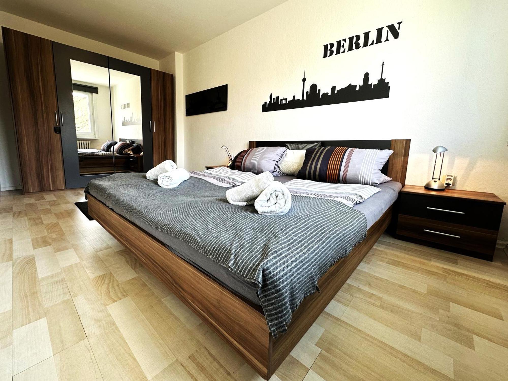"Ideal" - Berlin Zu Zweit - Citynah, Verkehrsguenstig, Wlan, Supermarkt, Flexibler Check-In Bagian luar foto